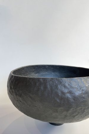 Katarina Wells, Wavy Rimmed Bowl, ceramic sculpture.