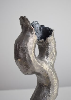 Onishi Vessel 23.044 - Ceramic sculpture by Kerryn Levy