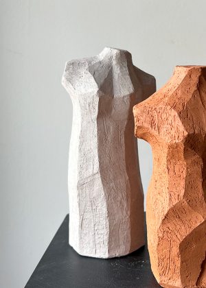 Grey Small Sculpture - Elsa Terracotta - Kristiina Engelin