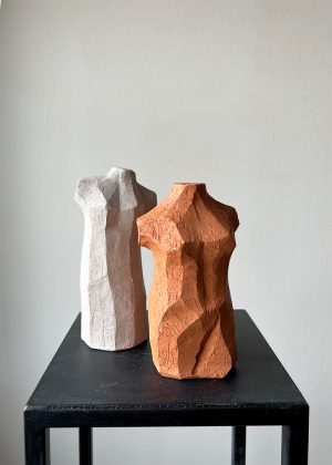 Grey Small Sculpture - Elsa Terracotta - Kristiina Engelin