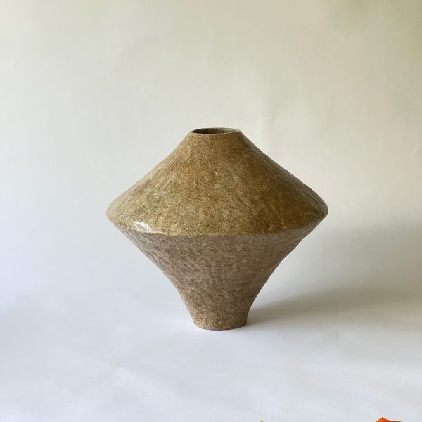 Katarina Wells, Balancing, ceramic sculpture