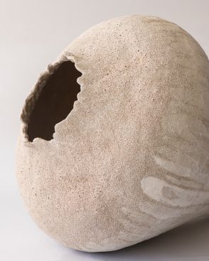 Amanda Schunker, Effervescence, ceramic pot